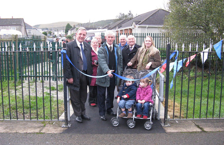 Bugle-footpath-opening-1-Dec-11