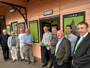 Crediton mayor cuts ribbon with stakeholders
